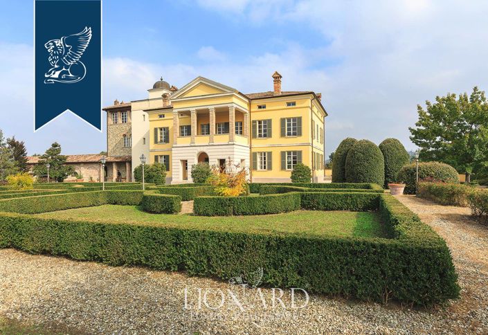 Image No.8-8 Bed Villa for sale