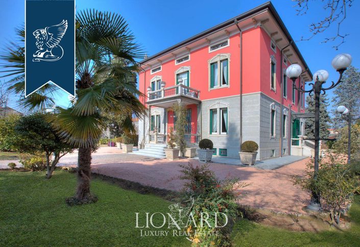 Image No.1-4 Bed Villa for sale