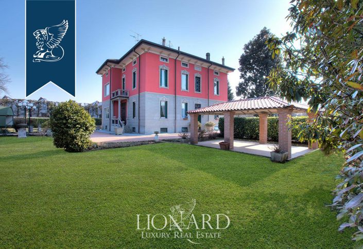 Image No.2-4 Bed Villa for sale