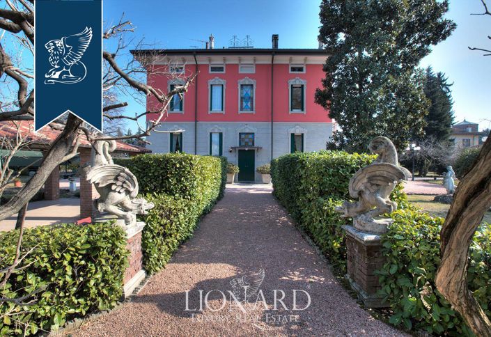 Image No.4-4 Bed Villa for sale