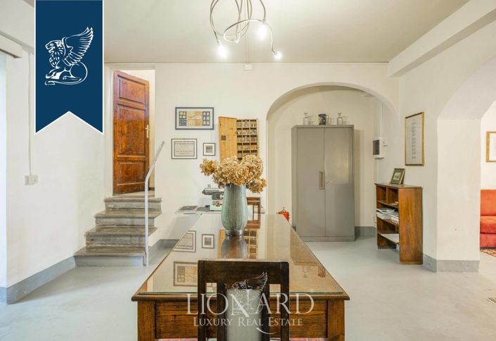 Image No.11-9 Bed Villa for sale