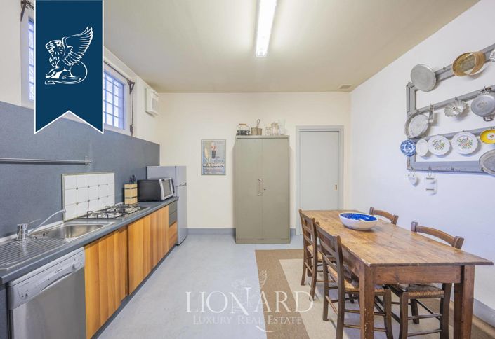 Image No.15-9 Bed Villa for sale