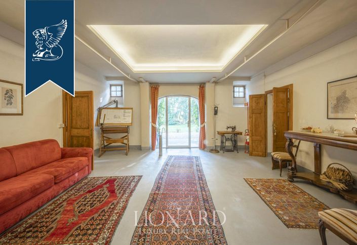 Image No.8-9 Bed Villa for sale