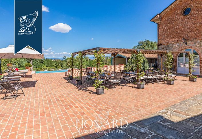 Image No.10-15 Bed Villa for sale