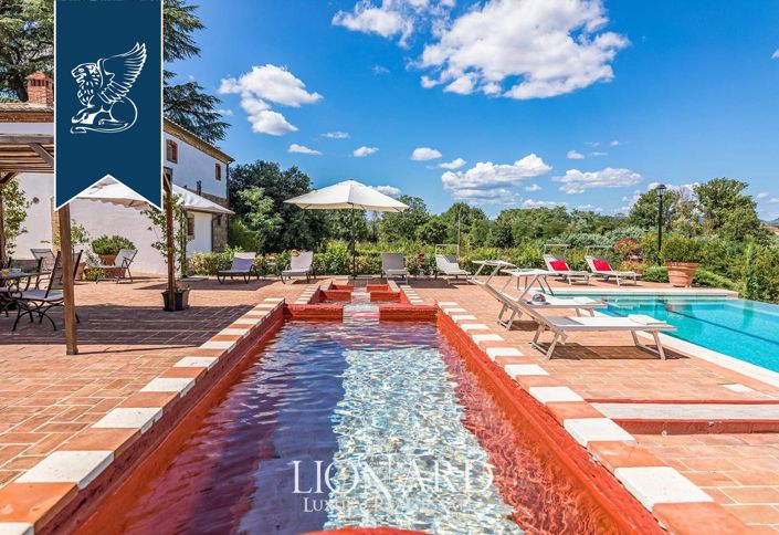 Image No.11-15 Bed Villa for sale