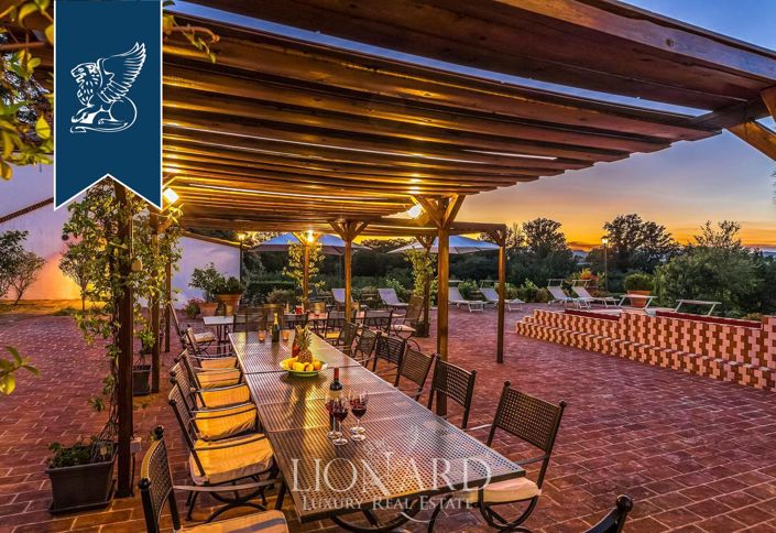 Image No.71-15 Bed Villa for sale