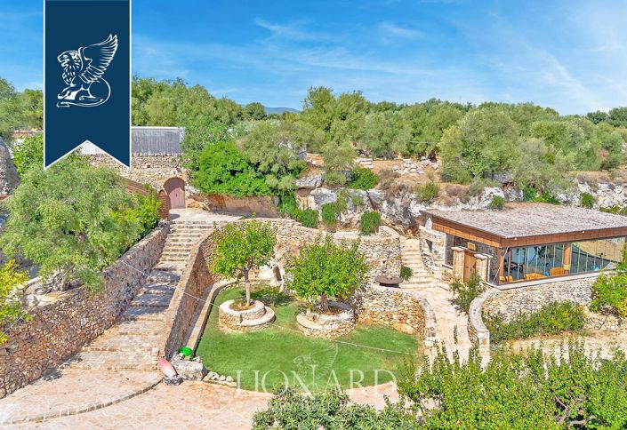 Image No.9-16 Bed Country House for sale