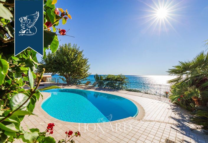 Image No.12-Villa de 8 chambres à vendre à Ospedaletti