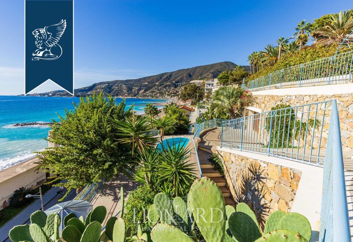 Image No.17-Villa de 8 chambres à vendre à Ospedaletti