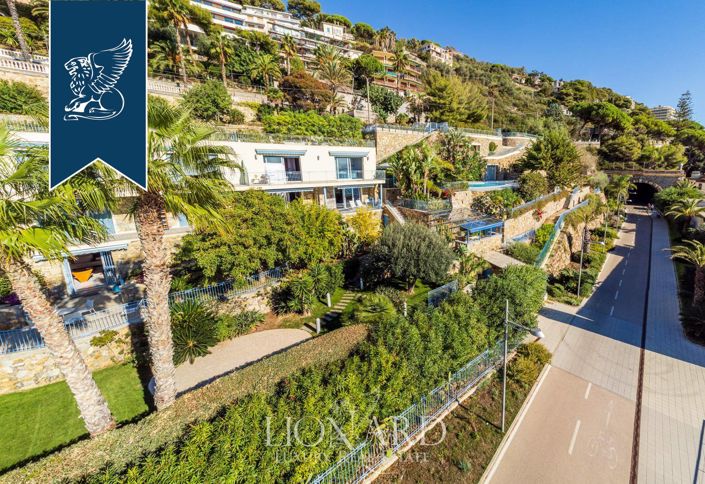 Image No.2-Villa de 8 chambres à vendre à Ospedaletti