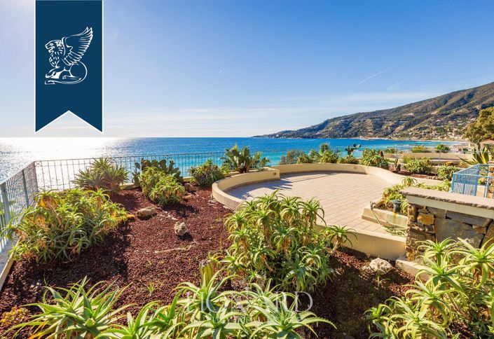 Image No.37-Villa de 8 chambres à vendre à Ospedaletti