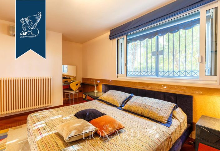 Image No.56-Villa de 8 chambres à vendre à Ospedaletti