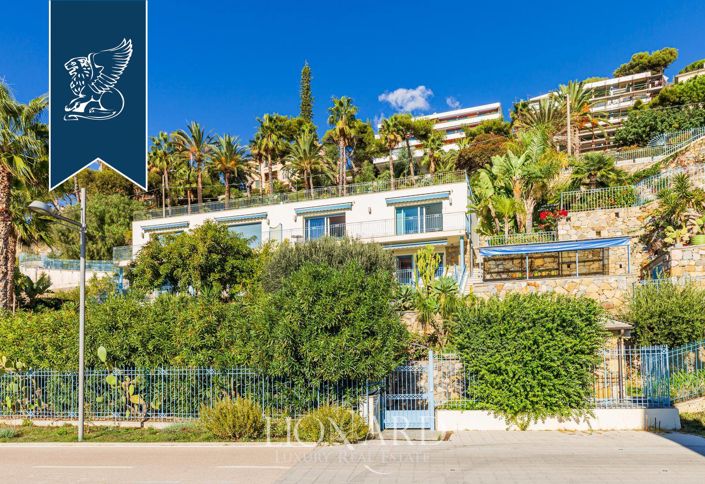 Image No.63-Villa de 8 chambres à vendre à Ospedaletti