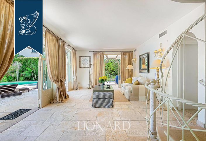 Image No.10-5 Bed Villa for sale