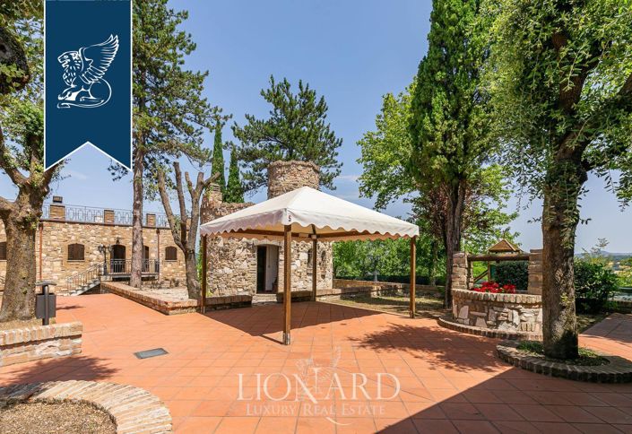 Image No.22-20 Bed Farmhouse for sale