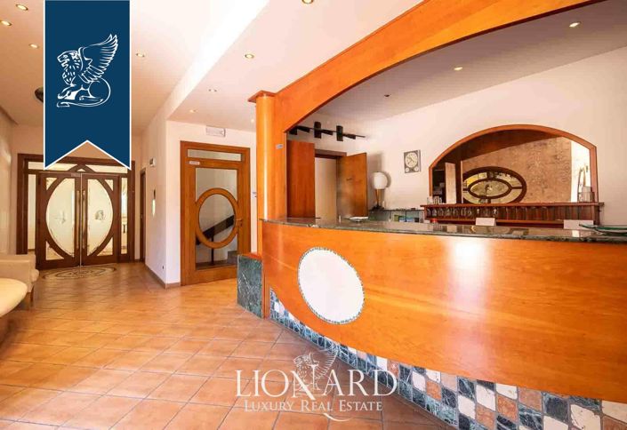 Image No.28-20 Bed Farmhouse for sale