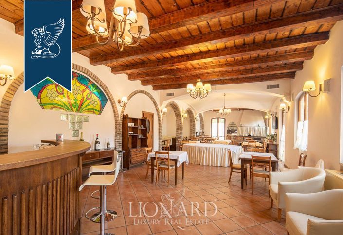 Image No.29-20 Bed Farmhouse for sale