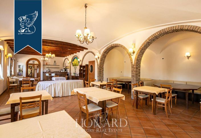 Image No.30-20 Bed Farmhouse for sale