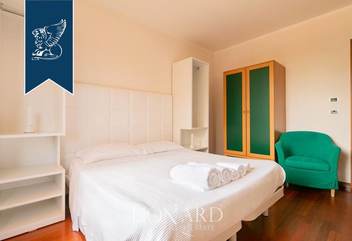 Image No.38-20 Bed Farmhouse for sale