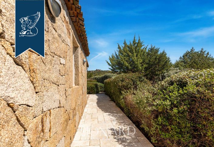 Image No.13-8 Bed Villa for sale