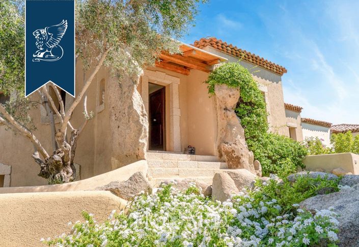 Image No.10-6 Bed Villa for sale