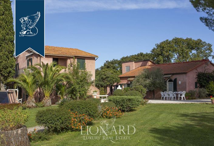 Image No.13-7 Bed Farmhouse for sale