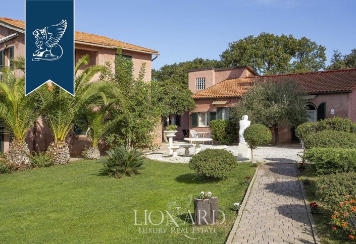 Image No.15-7 Bed Farmhouse for sale