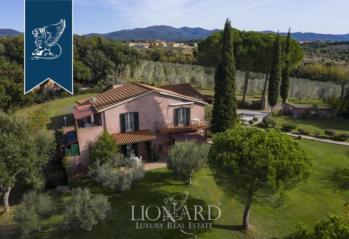 Image No.19-7 Bed Farmhouse for sale