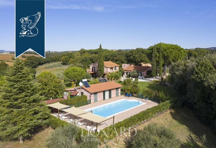 Image No.2-7 Bed Farmhouse for sale