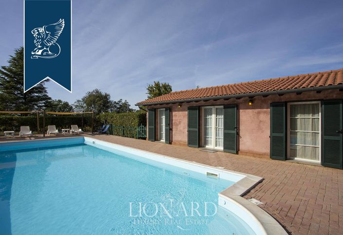 Image No.21-7 Bed Farmhouse for sale