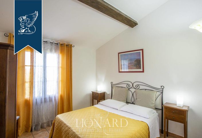 Image No.27-7 Bed Farmhouse for sale