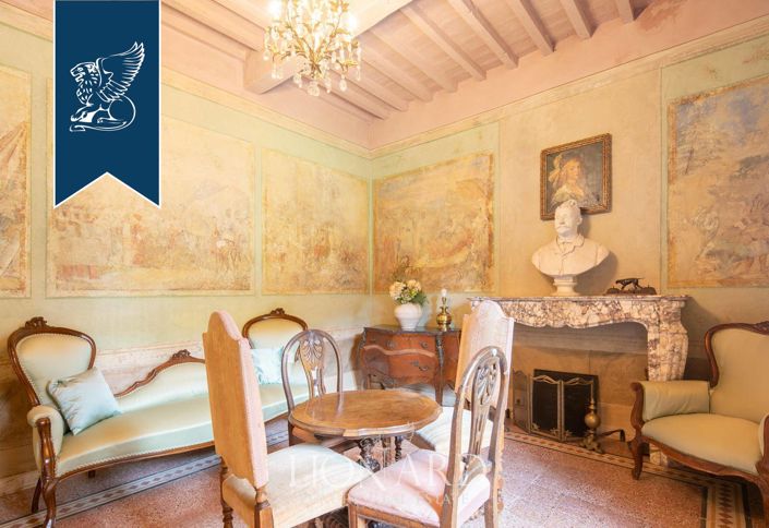 Image No.9-10 Bed Villa for sale