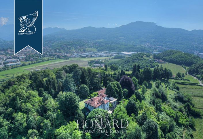 Image No.2-Villa de 20 chambres à vendre à Lecco