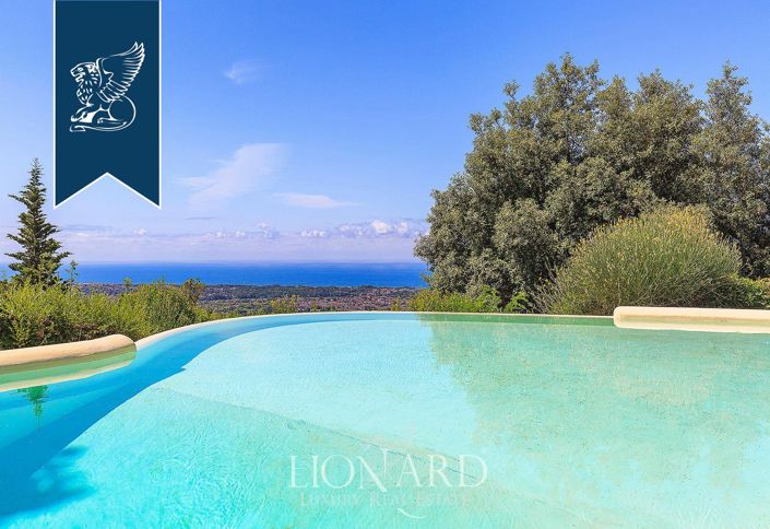 Image No.12-6 Bed Villa for sale