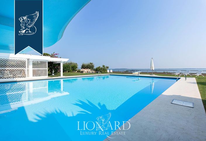 Image No.21-2 Bed Villa for sale