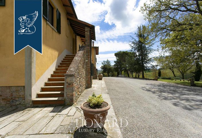 Image No.15-13 Bed Farmhouse for sale