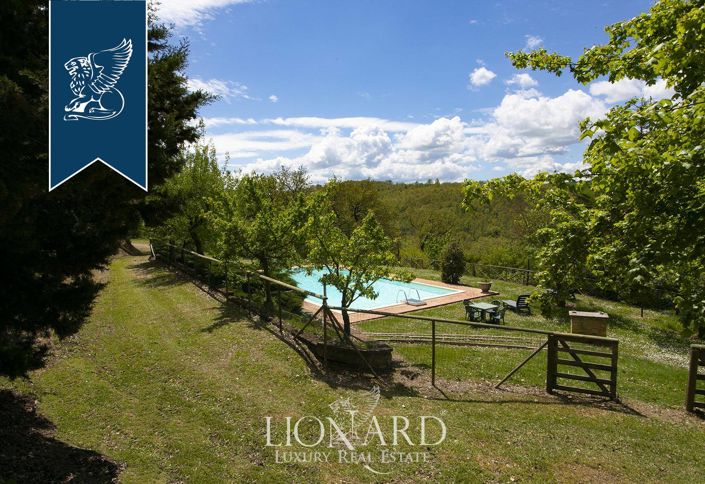 Image No.17-13 Bed Farmhouse for sale