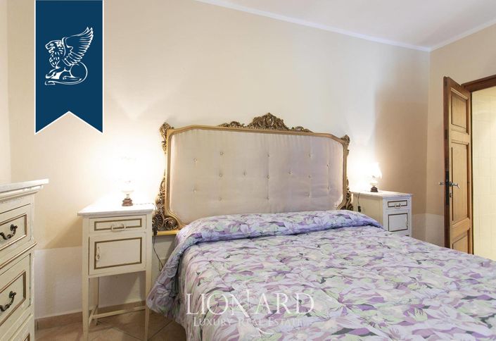 Image No.36-13 Bed Farmhouse for sale