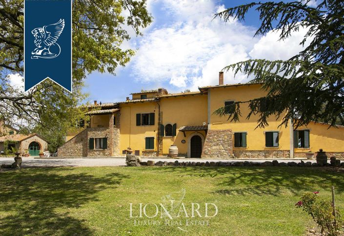 Image No.7-13 Bed Farmhouse for sale