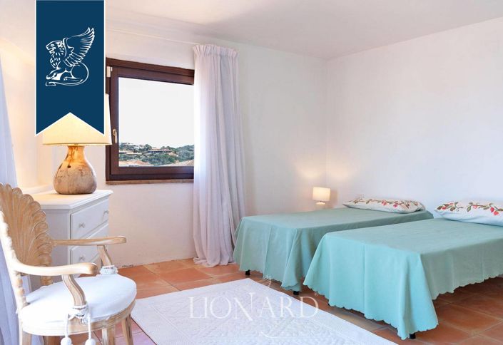 Image No.15-6 Bed Villa for sale