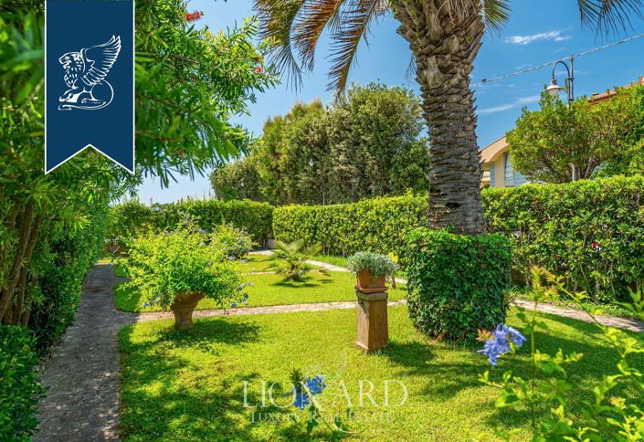 Image No.9-6 Bed Villa for sale