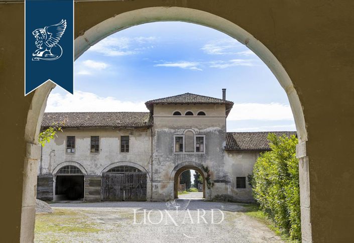 Image No.25-8 Bed Villa for sale