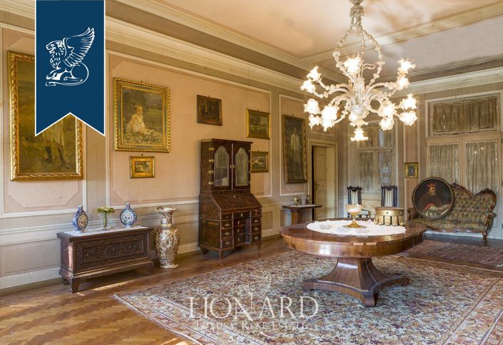 Image No.26-8 Bed Villa for sale