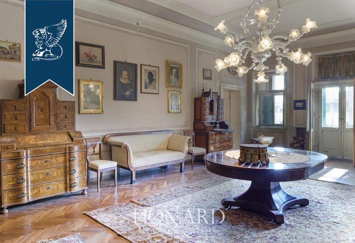 Image No.28-8 Bed Villa for sale