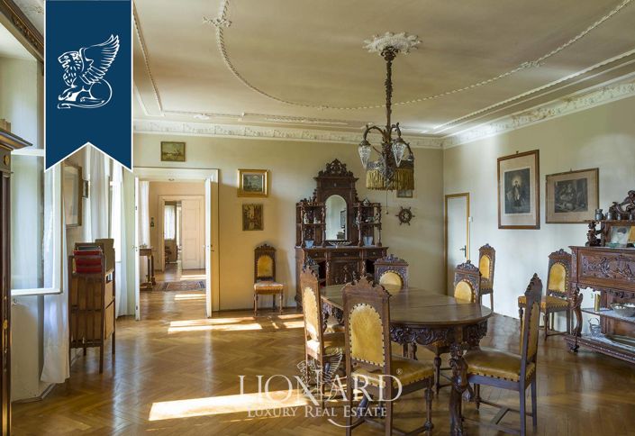 Image No.30-8 Bed Villa for sale