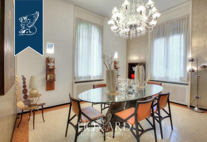 Image No.10-4 Bed Villa for sale