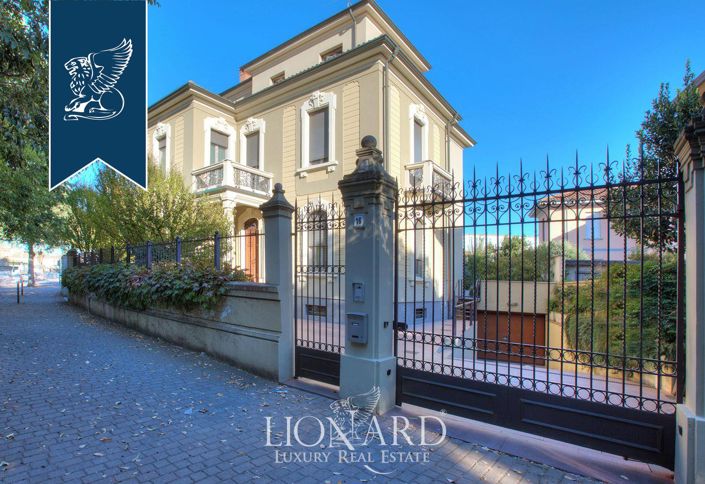 Image No.2-4 Bed Villa for sale