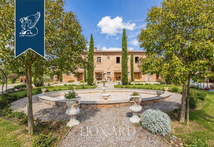 Image No.22-16 Bed Villa for sale