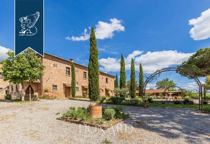 Image No.30-16 Bed Villa for sale