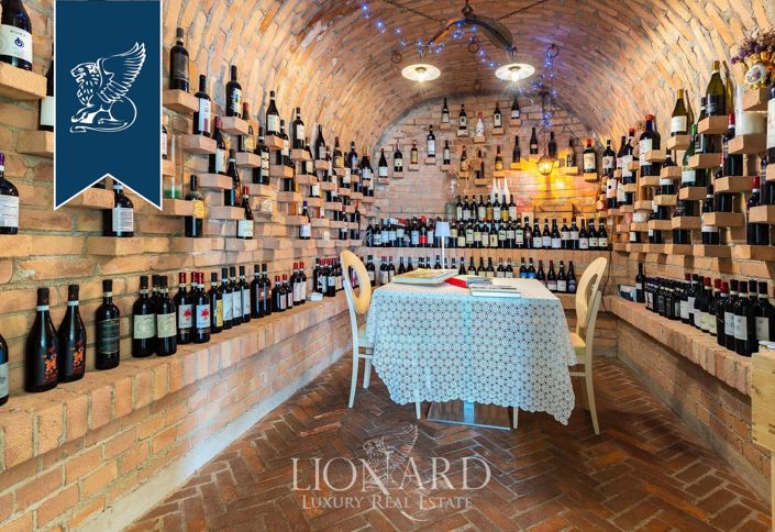 Image No.10-10 Bed Farmhouse for sale